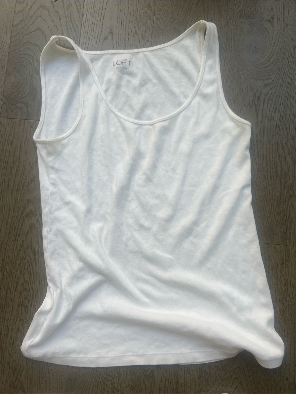 Loft White tank top -Medium